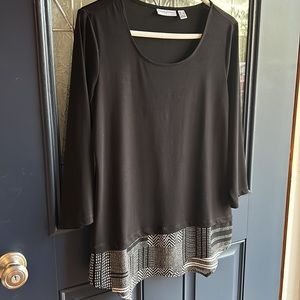 Susan Graver liquid knit top size S. Black with bottom trim